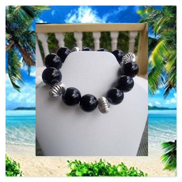 Jewelry - Enormous Onyx